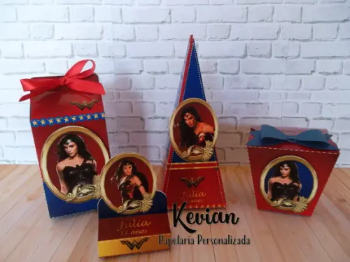 Kit Festa Mulher Maravilha