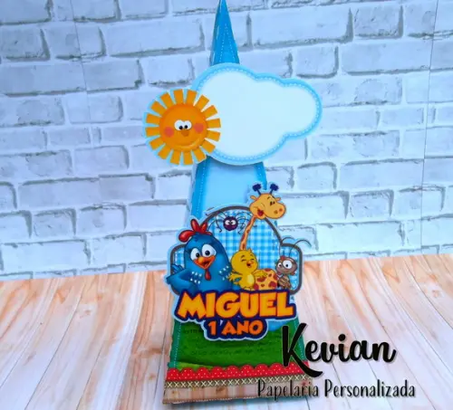Caixa Pirâmide Galinha Pintadinha