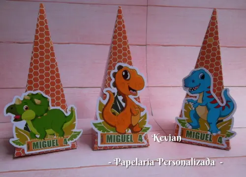 Caixa Piramide Dinossauro P