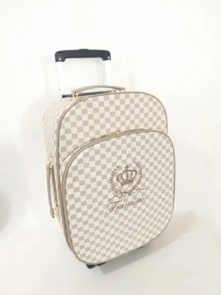 Kit mala de rodinha, bolsa G,.mochila G, 01 chaveiro
