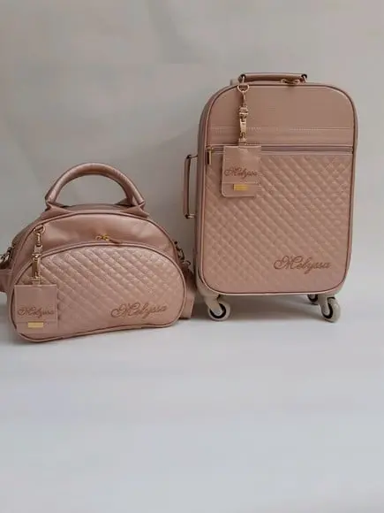 Mala de rodinhas e bolsa passeio