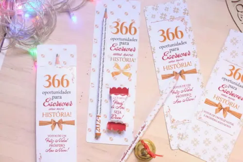 Cartão com Lápis e Balinha Personalizados Ano Novo