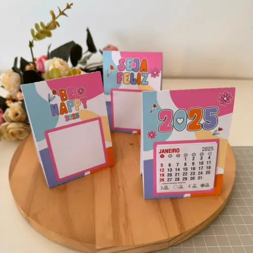 Mini Calendário de Mesa Personalizado 2025