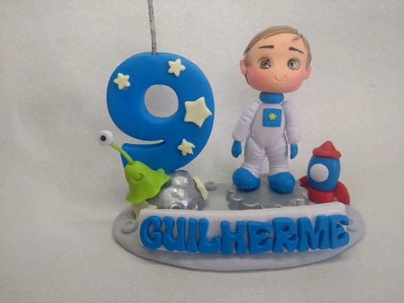 Topo de Bolo de Biscuit Tema Astronauta