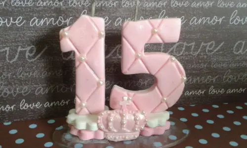 vela de biscuit 15 anos