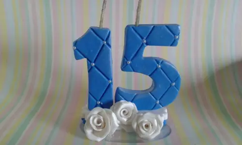Vela de Biscuit de 15 Anos