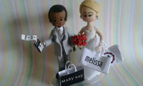 Casal Indo às Compras