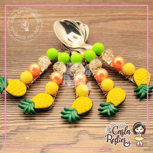 Colher Bordada Frutas Abacaxi