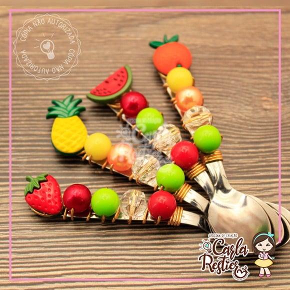 Colher Bordada Frutas Abacaxi