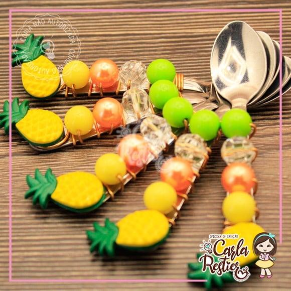 Colher Bordada Frutas Abacaxi