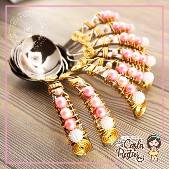 Colher Curvada Decorada Rosa e Pérola