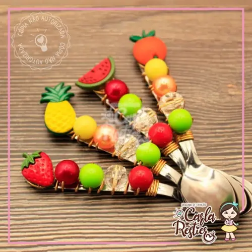 Colher Bordada Frutas Abacaxi