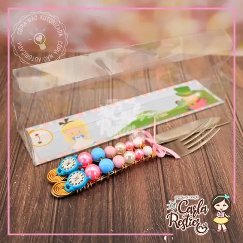 Kit Garfo e Faca Bordados Alice no País das Maravilhas