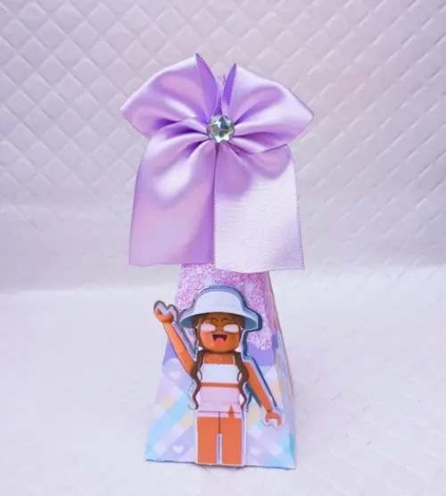 Caixa Cone/pirâmide Lembrancinha Roblox Menina