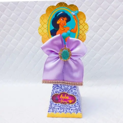 Caixa Cone/pirâmide Personalizado Jasmine Luxo - 20 Peças