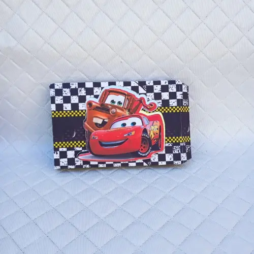 Caixa Kit Kat Carros Disney Mcqueen - 20 Peças