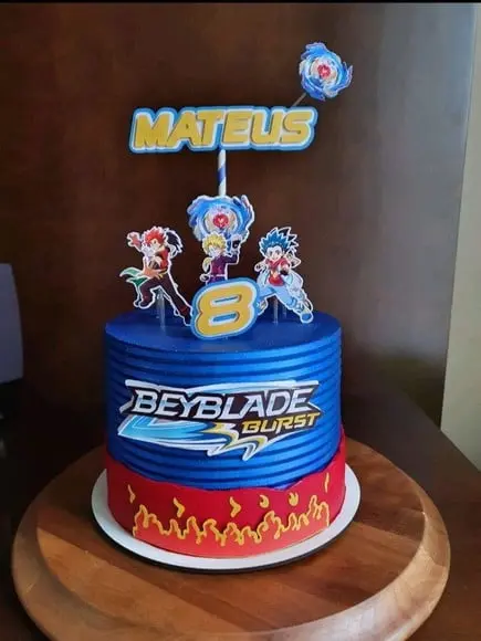 Topo de bolo BEYBLADE