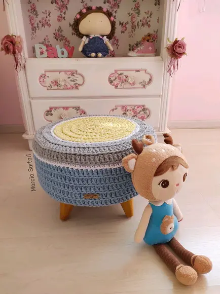 Puff infantil de crochê