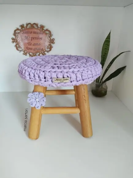 Banquinho Infantil de Crochê