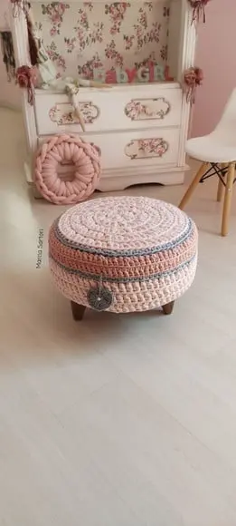 Puff Infantil de Crochê