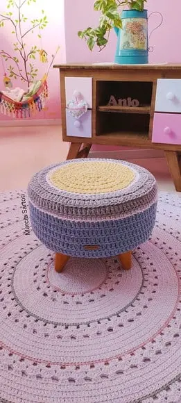 Puff infantil de crochê