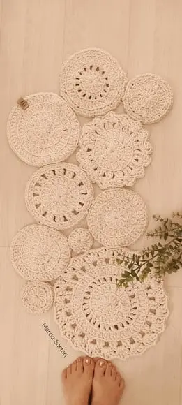 Tapete de Crochê Bolas e Flores