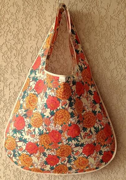 Bolsa Sacola em Tecido Beguis Creme Floral