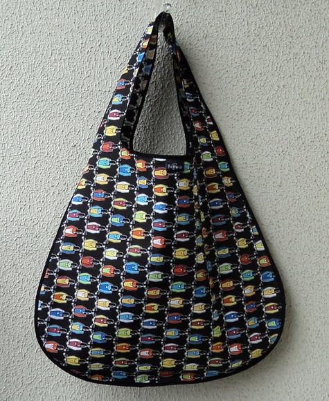 Bolsa Sacola em Tecido Beguis Preta Lambreta Anos 60
