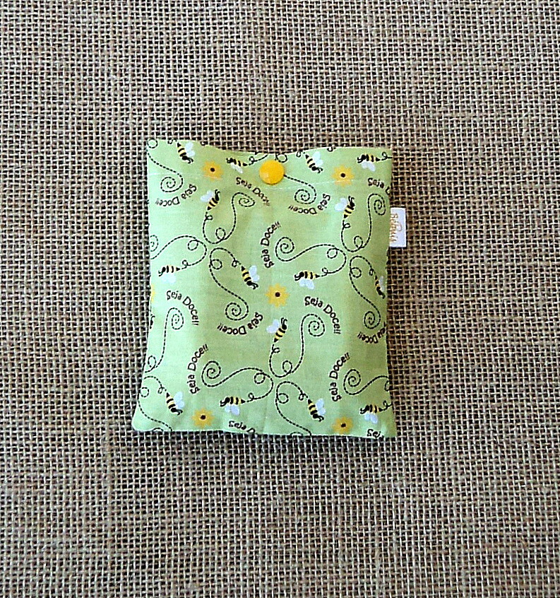 Bolsa Sacola em Tecido Beguis Verde Abelhas