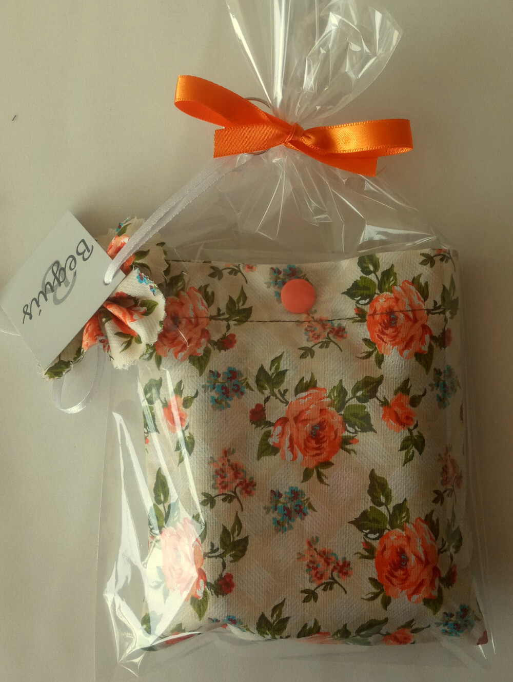 Bolsa Sacola em Tecido Beguis Creme e Mini Rosas Laranjas