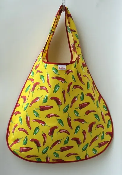 Bolsa Sacola em Tecido Beguis Amarela e Pimentas