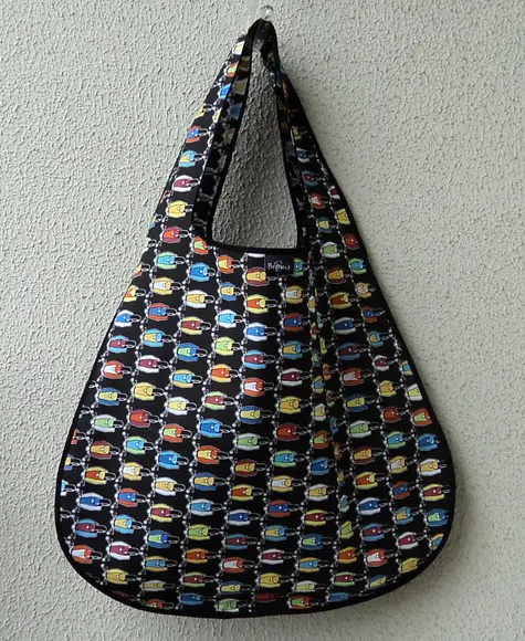 Bolsa Sacola em Tecido Beguis Preta Lambreta Anos 60