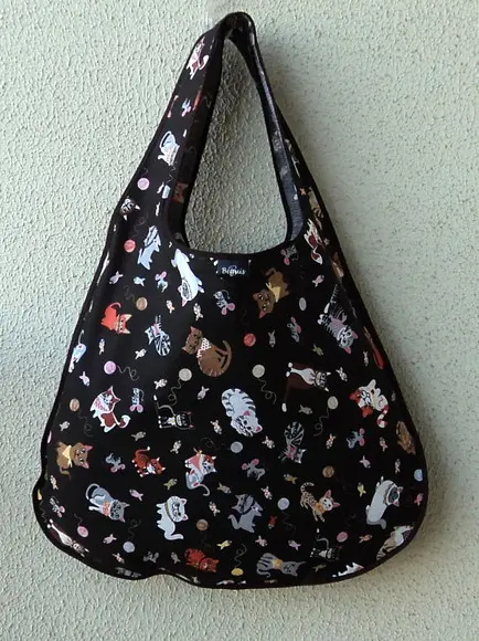Bolsa Sacola em Tecido Beguis Preta Gatos