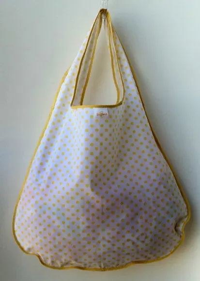 Bolsa Sacola em Tecido Beguis Branca e Bolas Amarelas