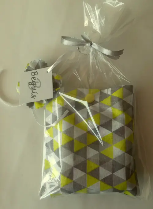 Bolsa Sacola em Tecido Beguis Amarelo Cinza Triangulos