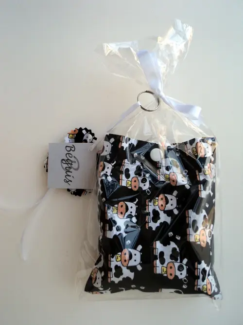 Bolsa Sacola em Tecido Beguis Preta Vacas