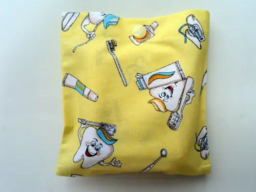 Bolsa Sacola em Tecido Beguis Amarela Dentista