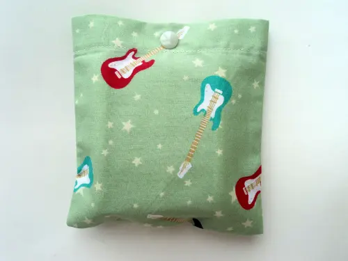 Bolsa Sacola em Tecido Beguis Verde Guitarras Rock