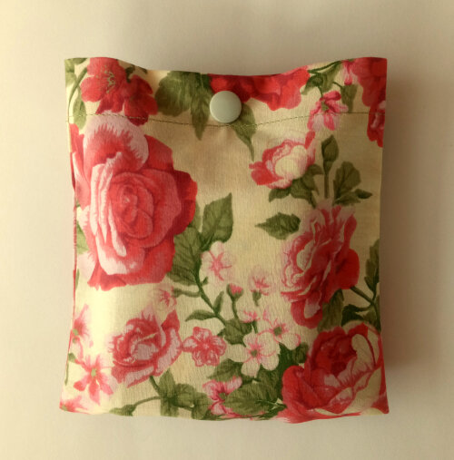 Bolsa Sacola em Tecido Beguis Creme e Rosas