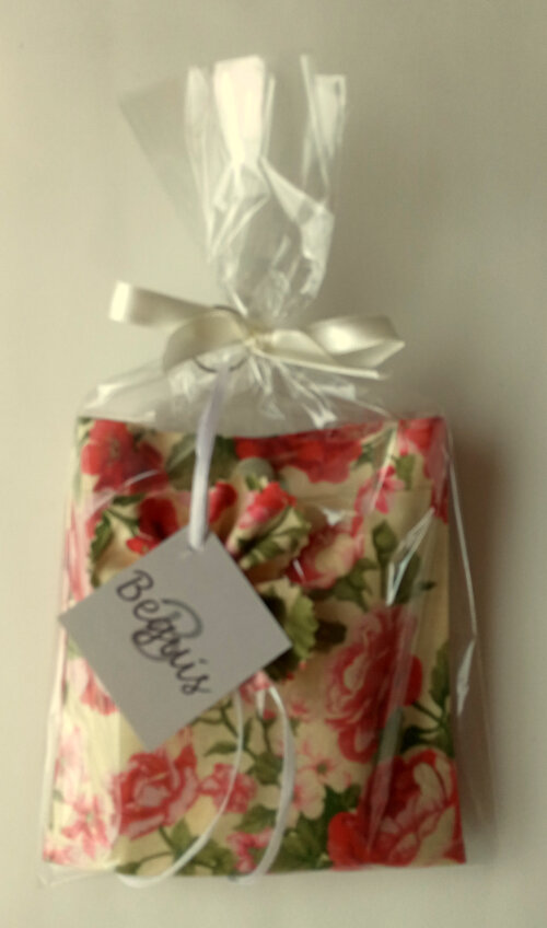 Bolsa Sacola em Tecido Beguis Creme e Rosas