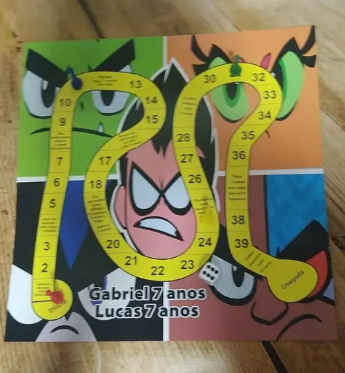 Jogo de Tabuleiro Ben 10