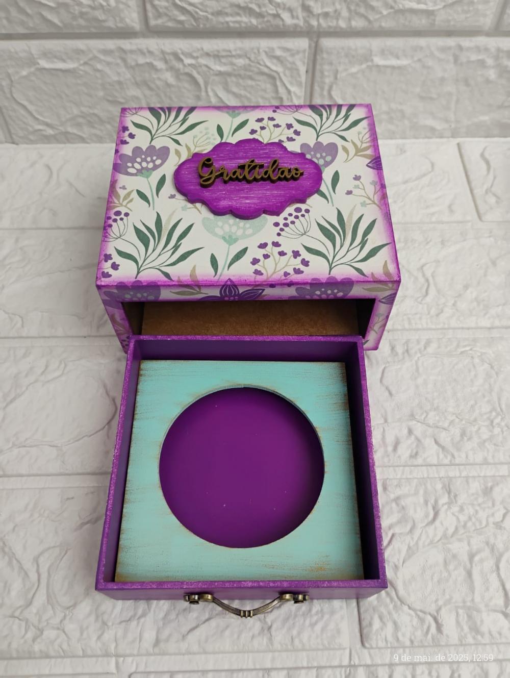 Mini Cômoda em MDF com sabonete