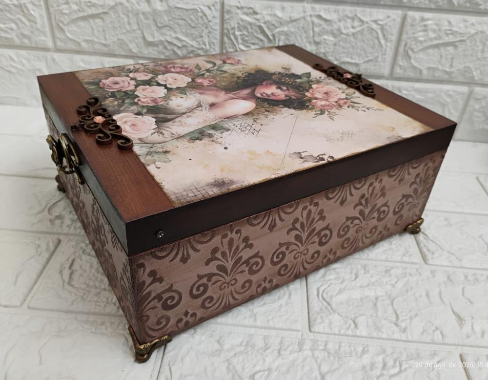 Porta maquiagem Dama Vintage Rosas