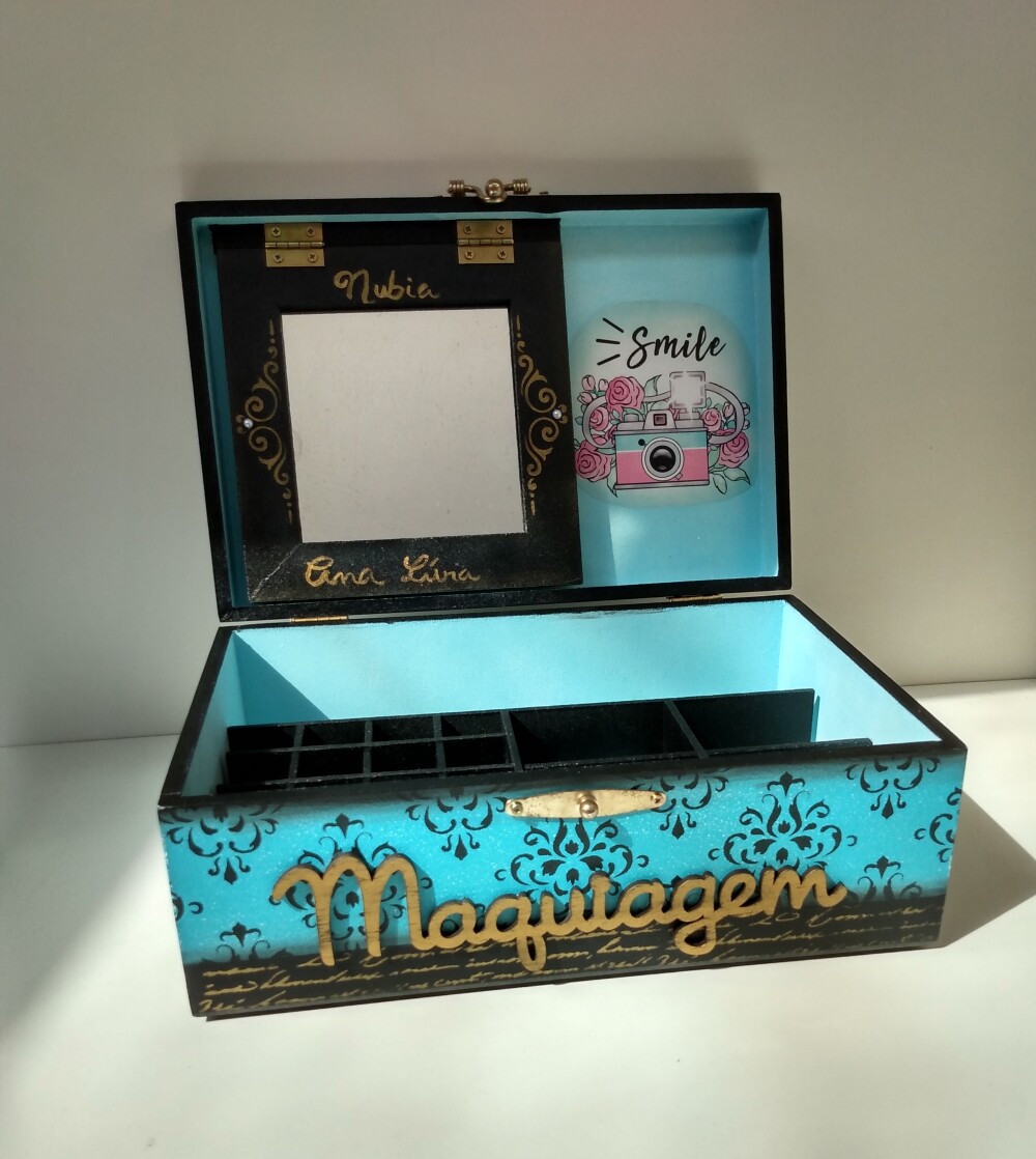 Caixa porta maquiagem em MDF - Menina Selfie - Azul