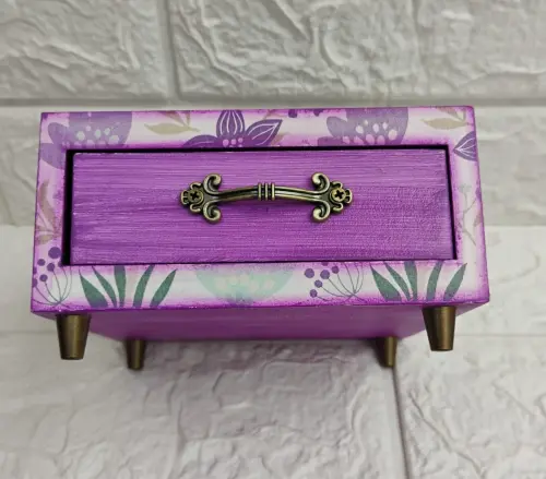 Mini Cômoda em MDF com sabonete