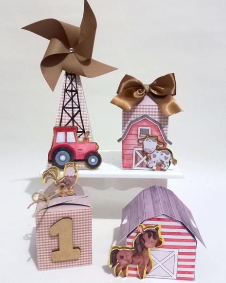 20 Peças com Personalizados Fazendinha Menino