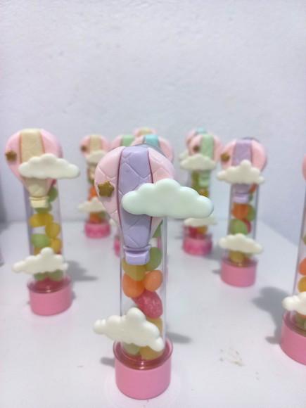 10 Unidades Tubetes com Apliques Balão e Nuvens em Biscuit