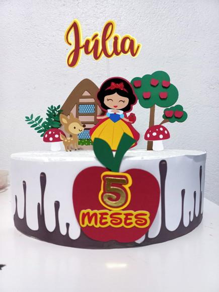 Topo de Bolo Mesversário Branca de Neve em Camadas