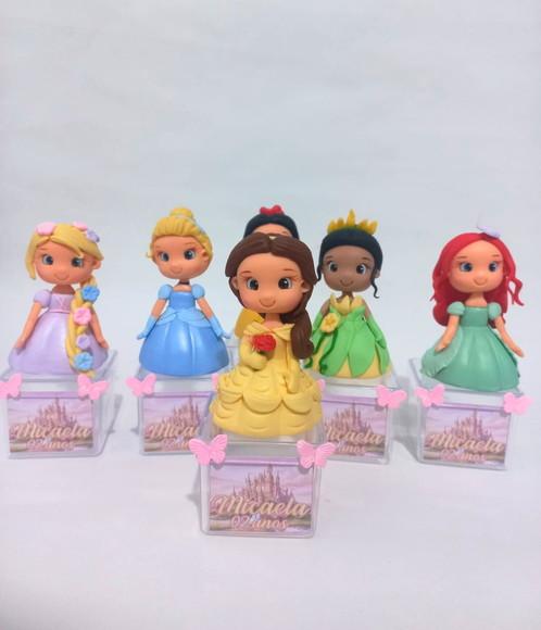 05 Caixinhas Acrílica Princesas em Biscuit