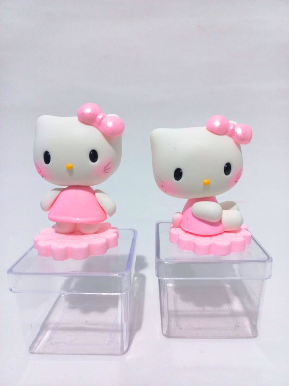 10 Apliques Hello Kitty Biscuit